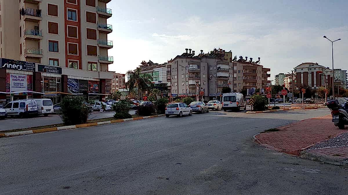 Antalya Taş Market Mağaza